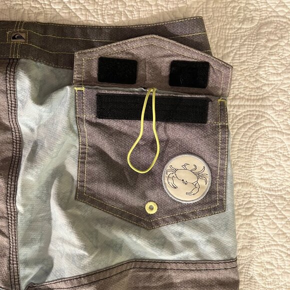 Quiksilver Board Shorts – Patchwork Gray/Blue with Yellow Trim (Size 32) - Picture 3 of 5